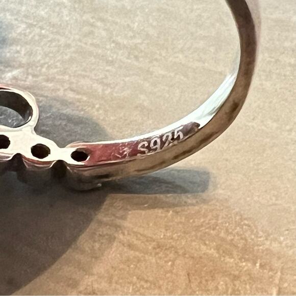925 Sterling Silver CZ Ring Size 6 - Picture 4 of 7